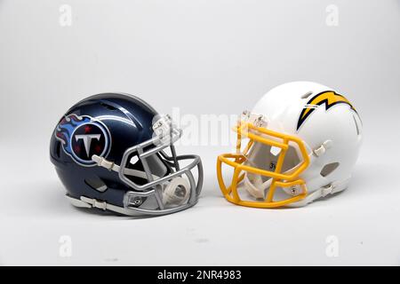 Detailed view of Las Vegas Raiders (left) and Los Angeles Rams helmets and Super  Bowl Vince Lombardi Trophy. Photo via Credit: Newscom/Alamy Live News Stock  Photo - Alamy