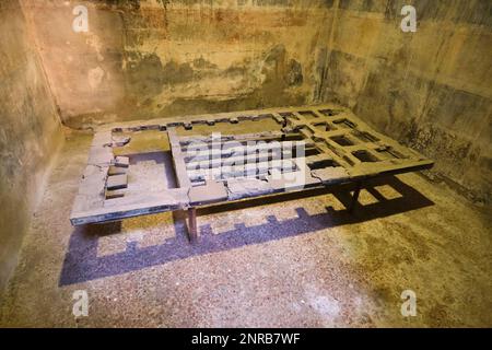 Inside the House of the Wooden Partition, Herculaneum Stock Photo - Alamy