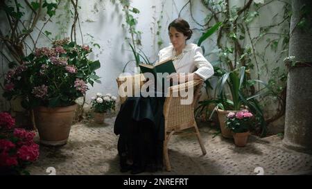 CRISTINA DOMINGUEZ in A LAS MUJERES DE ESPAÑA. MARIA LEJARRAGA (2022