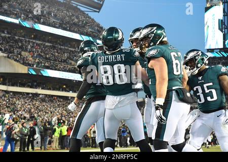 PHILADELPHIA, PA - DECEMBER 22: Philadelphia Eagles Tight End Dallas ...