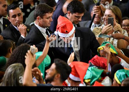 DF - Brasilia - 19/12/2019 - Christmas Cantata - Jair Bolsonaro, President  of the Republic, accompanied by Michelle