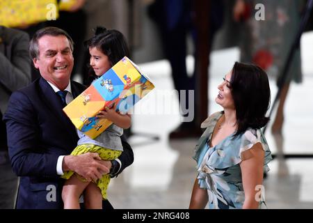 DF - Brasilia - 19/12/2019 - Christmas Cantata - Jair Bolsonaro, President  of the Republic, accompanied by Michelle