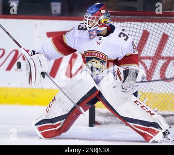 Florida Panthers goalie Sam Montembeault (33) defends the goal