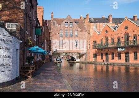 Gas Street Basin and Regency Wharf in Birmingham city centre Stock Photo