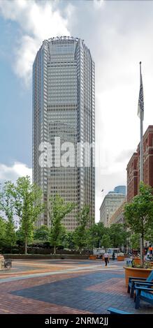 Pittsburgh Downtown: Sleek postmodern BNY Mellon Center has a coated steel façade that helps to support the tower.  View from north. Stock Photo