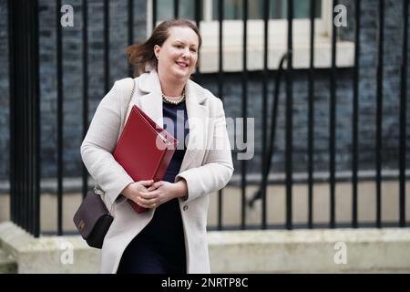 Attorney General, Victoria Prentis leaves Downing Street, London, after a virtual cabinet meeting with Prime Minister Rishi Sunak. European Commission president Ursula von der Leyen and Prime Minister Rishi Sunak have struck a deal over the Northern Ireland Protocol at a meeting held in Windsor, Berkshire. Picture date: Monday February 27, 2023. Stock Photo