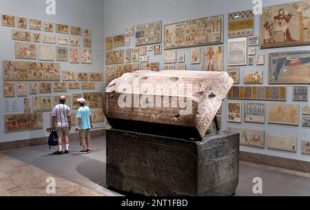 The MET, Metropolitan Museum of Art. Egyptian galleries. Sarcophagus of Wennefer in the center,New York City, USA Stock Photo