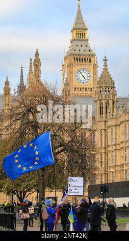 London, UK. 27th Feb, 2023. Pro-EU, Anti-Brexit protesters from Sodem (Stand of Definance European Movement) around Westminster 'Stop-Brexit Man' Steve Bray protest outside Parliament on College Green, on the day EU Commission President Ursula von der Leyen visits the UK to sign a deal with PM Rishi Sunak on post-Brexit trading arrangements in Northern Ireland. Credit: Imageplotter/Alamy Live News Stock Photo
