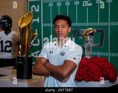 https://l450v.alamy.com/450v/2nt7br7/july-24-2019-hollywood-cacal-bears-defensive-back-camryn-bynum-poses-for-a-photo-in-front-of-the-rose-bowl-and-national-championship-trophies-at-the-pac-12-football-media-day-on-wednesday-july-24-2019-at-the-hollywood-and-highland-in-hollywood-ca-mandatory-credit-juan-lainez-marinmediaorg-cal-sport-media-complete-photographer-and-credit-requiredcredit-image-juan-lainez-marinmediaorg-ccsm-via-zuma-wire-cal-sport-media-via-ap-images-2nt7br7.jpg