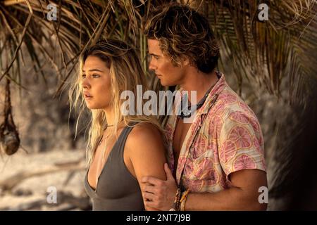 OUTER BANKS, from left: Madelyn Cline, Chase Stokes, Secret of the