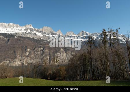 Unterterzen, Canton Saint Gallen, Switzerland, February 10, 2023 Incredible view over the Alpstein mountains and the lake of Walensee Stock Photo