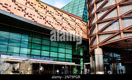 The California Science Center (ScienCenter) in Exposition Park, Los Angeles, California Stock Photo