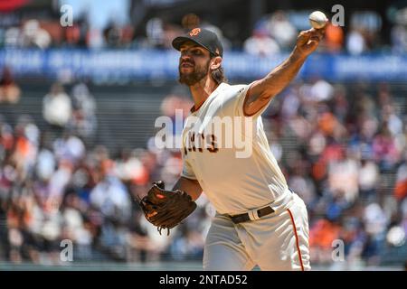 Giants spar with D'backs in NL West, but place Mike Yastrzemski on IL