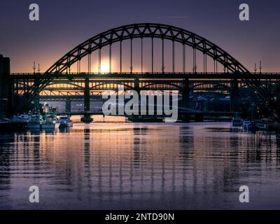 NEWCASTLE UPON TYNE, TYNE AND WEAR/UK - JANUARY 20 : Sunset over the Bridges of Newcastle upon Tyne, Tyne and Wear on January 20, 2018 Stock Photo