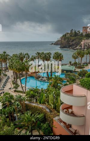 Swimming pool, Hotel Royal Savoy, R. Carvalho Araujo, Funchal, Madeira, Portugal Stock Photo