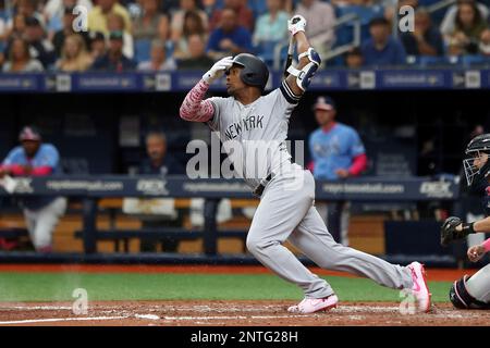 Clint Frazier puts cats on Mother's Day cleats