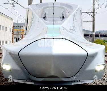 JR East Japan Railway Compnay Unveils A New Shinkansen Bullet Train ...