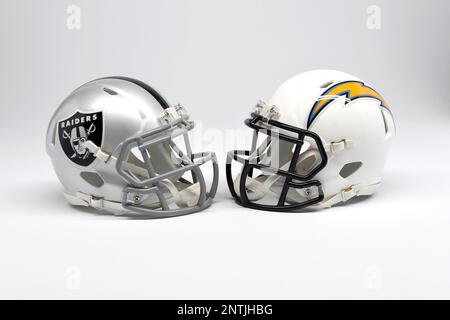 Detailed view of Green Bay Packers (left) and Tennessee Titans helmets.  Photo via Credit: Newscom/Alamy Live News Stock Photo - Alamy