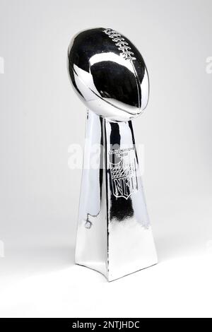 Detailed view of Las Vegas Raiders (left) and Los Angeles Rams helmets and Super  Bowl Vince Lombardi Trophy. Photo via Credit: Newscom/Alamy Live News Stock  Photo - Alamy