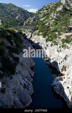 France, Languedoc, the gorge (Gorges de l'Hérault) near the hill top village of St Guilhem le Desert. Stock Photo