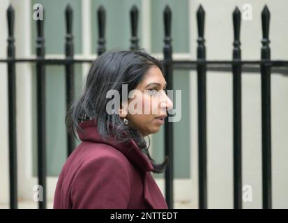 Suella Braverman KC MP (Home Secretary) arriving in Downing Street for an emergency cabinet meeting, 27th Feb 2023 Stock Photo