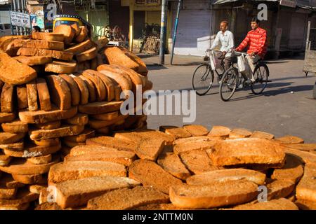 Stall of toast bread in Sardar Market,Jodhpur, Rajasthan, India Stock Photo