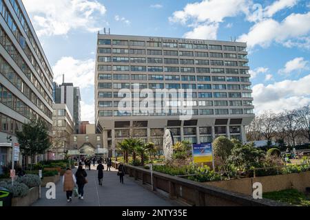 Westminster, London, UK. 27th February, 2023. St Thomas' Hospital in Westminster, London. The planned strikes by RCN nurses from 1st March to 3rd March 2023 are currently on hold. Credit: Maureen McLean/Alamy Stock Photo