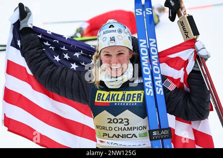 Planica, Slovenia. 28th Feb, 2023. Nordic skiing: World Championships, cross-country - 10 km freestyle, women. Jessie Diggins from USA cheers at the finish. Credit: Daniel Karmann/dpa/Alamy Live News Stock Photo