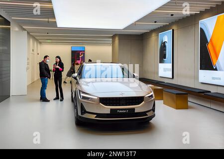 SHANGHAI, CHINA - FEBRUARY 28, 2023 - Customers talk to staff about Polestar Polestar2 at a Polestar car store in Shanghai, China, February 28, 2023. Stock Photo