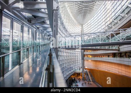 Tokyo International Forum, Congress center by architect Rafael Vinoly, Tokyo, Japan Stock Photo