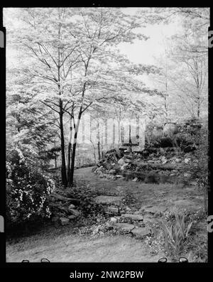 Mrs. Wilson L. Smith, house, Stevenson, Baltimore County, Maryland. Carnegie Survey of the Architecture of the South. United States, Maryland, Baltimore County, Stevenson,  Rock gardens. Stock Photo