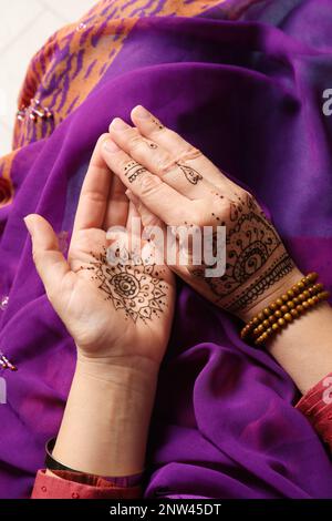 Raksha Bandhan Mehndi Designs 2023 Beautiful Mehndi Designs for Raksha  Bandhan in Hindi - Raksha Bandhan Mehndi Design: रक्षाबंधन पर लगाएं ये  लेटेस्ट मेहंदी डिजाइन, बढ़ जाएगी हाथों की सुंदरता ...