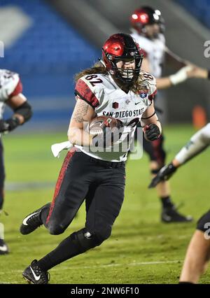 San Diego State tight end Daniel Bellinger (03) participates