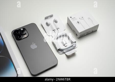 Apple iPhone 14 promax おまけでair pods pro Apple iPhone 14 promax おまけでair pods pro New iPhone 14 pro max