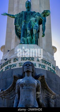 Sculptures of Fatherland holding the Fallen Soldier and a winged female Victory on the Monument of the Fallen of Santa Cruz in Tenerife Stock Photo