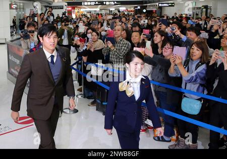 Shohei Ohtani of the Los Angeles Angels arrives at Narita airport