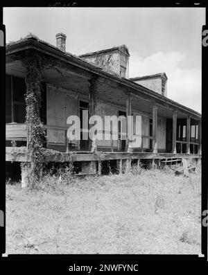 Bull Plantation, Louisiana. Carnegie Survey of the Architecture of the South. United States, Louisiana,  Abandoned buildings,  Dormers,  Houses,  Porches,  Vines. Stock Photo