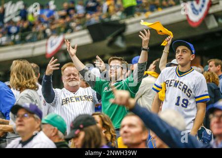 MILWAUKEE, WI - OCTOBER 05: Milwaukee Brewers first baseman Rowdy Tellez  (11) runs the bases during a game between the Milwaukee Brewers and the  Arizona Diamondbacks on October 5, 2022, at American