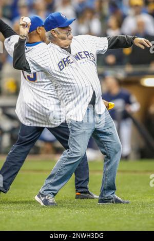 Former Milwaukee Brewers player Robin Yount acknowledges the crowd before a  baseball game between the Brewers and the Cincinnati Reds on Friday, Aug.  5, 2022, in Milwaukee. (AP Photo/Aaron Gash Stock Photo 