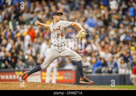 Two former Tigers pitchers reunited in Milwaukee 