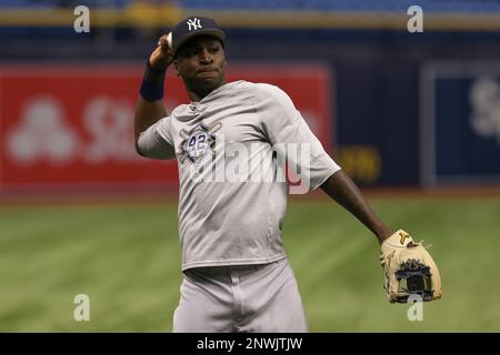 ST. PETERSBURG, FL - SEPTEMBER 26: New York Yankees shortstop Didi Gregorius (18) before the regular season MLB game between the New York Yankees and Tampa Bay Rays on September 26, 2018 at Tropicana Field in St. Petersburg, FL. (Photo by Mark LoMoglio/Icon Sportswire) (Icon Sportswire via AP Images)