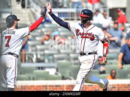 Happy Father's Day: Braves catcher Flowers has it handled at home