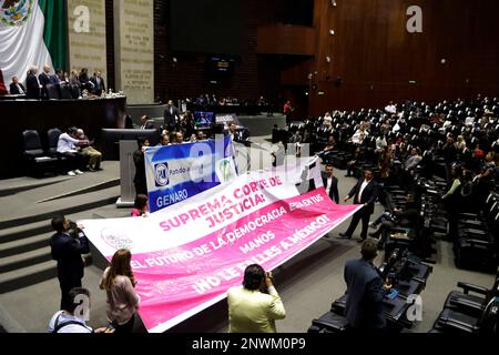 Mexico City, Mexico. 28th Feb, 2023. Februry 28, 2023, Mexico City, Mexico: Opposition and official legislators show their canvas with their political positions in the camera of deputies in Mexico City. On February 28, 2023 in Mexico City, Mexico (Photo by Luis Barron/Eyepix Group/Sipa USA). Credit: Sipa USA/Alamy Live News Stock Photo