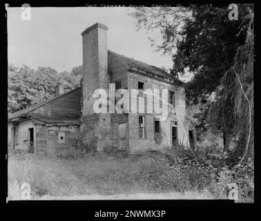 Port Tobacco Houses, Port Tobacco, Charles County, Maryland. Carnegie  Survey of the Architecture of the South. United States, Maryland, Charles  County, Port Tobacco, Abandoned buildings, Chimneys, Plank buildings Stock  Photo