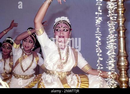 Mohiniyattam Mohiniattam, a classical dance form from Kerala, believed to have originated in 16th century, it is one of the eight Indian classical Stock Photo