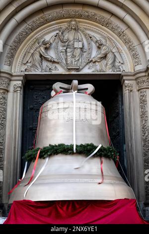 Bremen, Germany. 01st Mar, 2023. The new "Brema" bell is unveiled at the  cathedral portal. St. Peter's Cathedral in Bremen gets three new bells: the  Peace Bell, the Justice Bell and the
