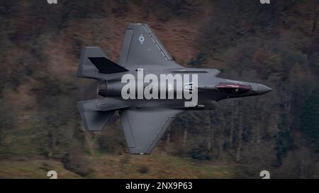 USAF F-15C from RAF Lakenheath. Seen here during low flying training in the Lake District (Low Fly Area 17), Cumbria, UK Stock Photo