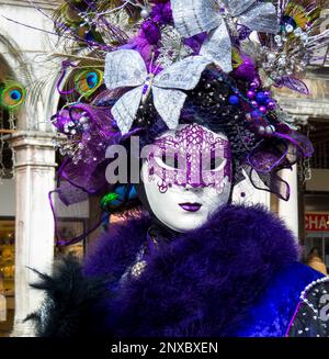 Carnaval de Venecia. Es un carnaval diferente al resto del mundo, la gente se disfraza y sale a la calle a caminar y tomarse fotos. Italy Stock Photo