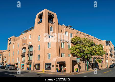 Historic La Fonda Hotel, Santa Fe, New Mexico USA Stock Photo - Alamy