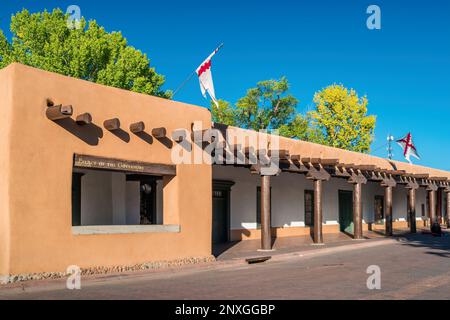 Palace of the Governors and New Mexico History Museum in downtown Santa Fe, New Mexico, USA. Stock Photo